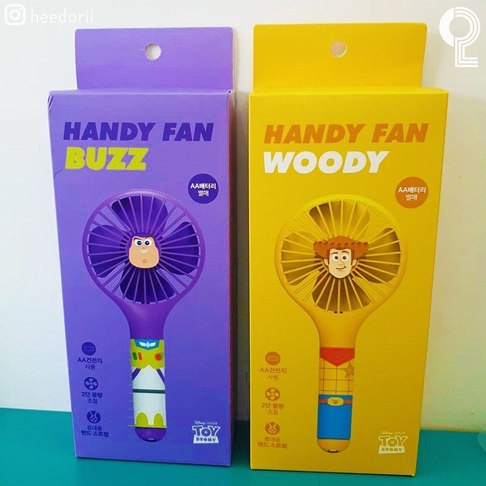 玩具总动员4主题的胡迪和巴斯光年手持电风扇，专为GS25便利店设计的夏季降温商品。